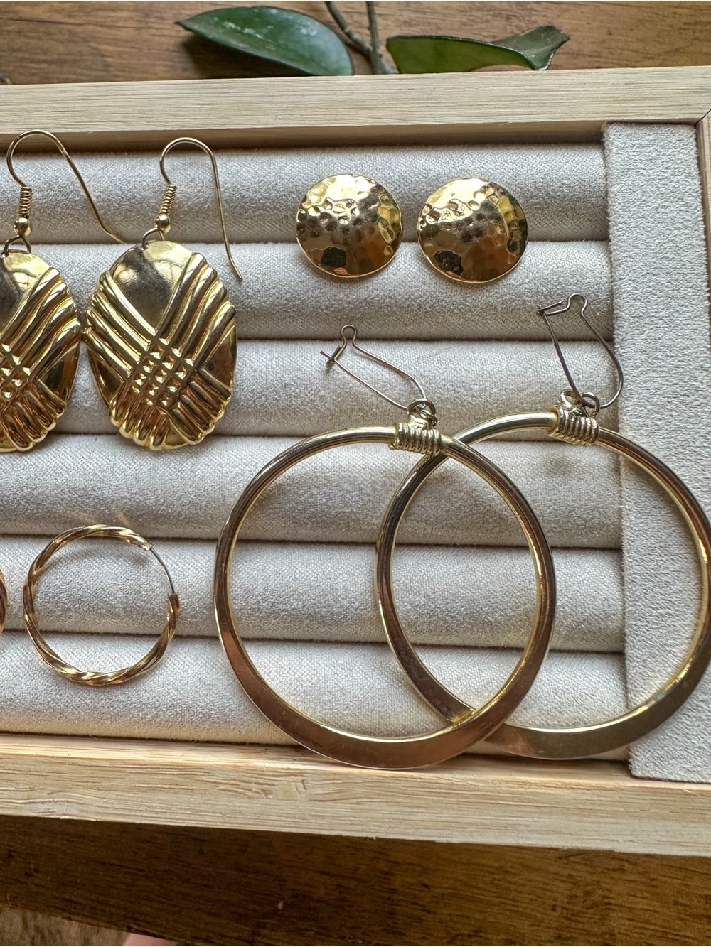 Vintage Gold-Tone Mixed Earring Lot - Picture 5 of 5